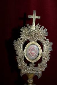 Reliquary. Relics Of : B. Maria Virgine. St. Francis Of Sales. St. Chantal. St. Theresia Of Lisieux. St. Vincent A Paulo. style Baroque en Bronze, France 19th century