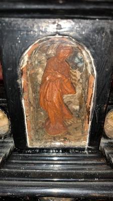 Small Reliquary - Home - Altar Relic Of The True Cross. Relics : St. Benedicti. St. Bernardi. St. Eligii. St. Giuelmi. Tiny Wooden St. Mary Image. style Baroque en Wood / Bronze / Glass, Italy 18 th Century