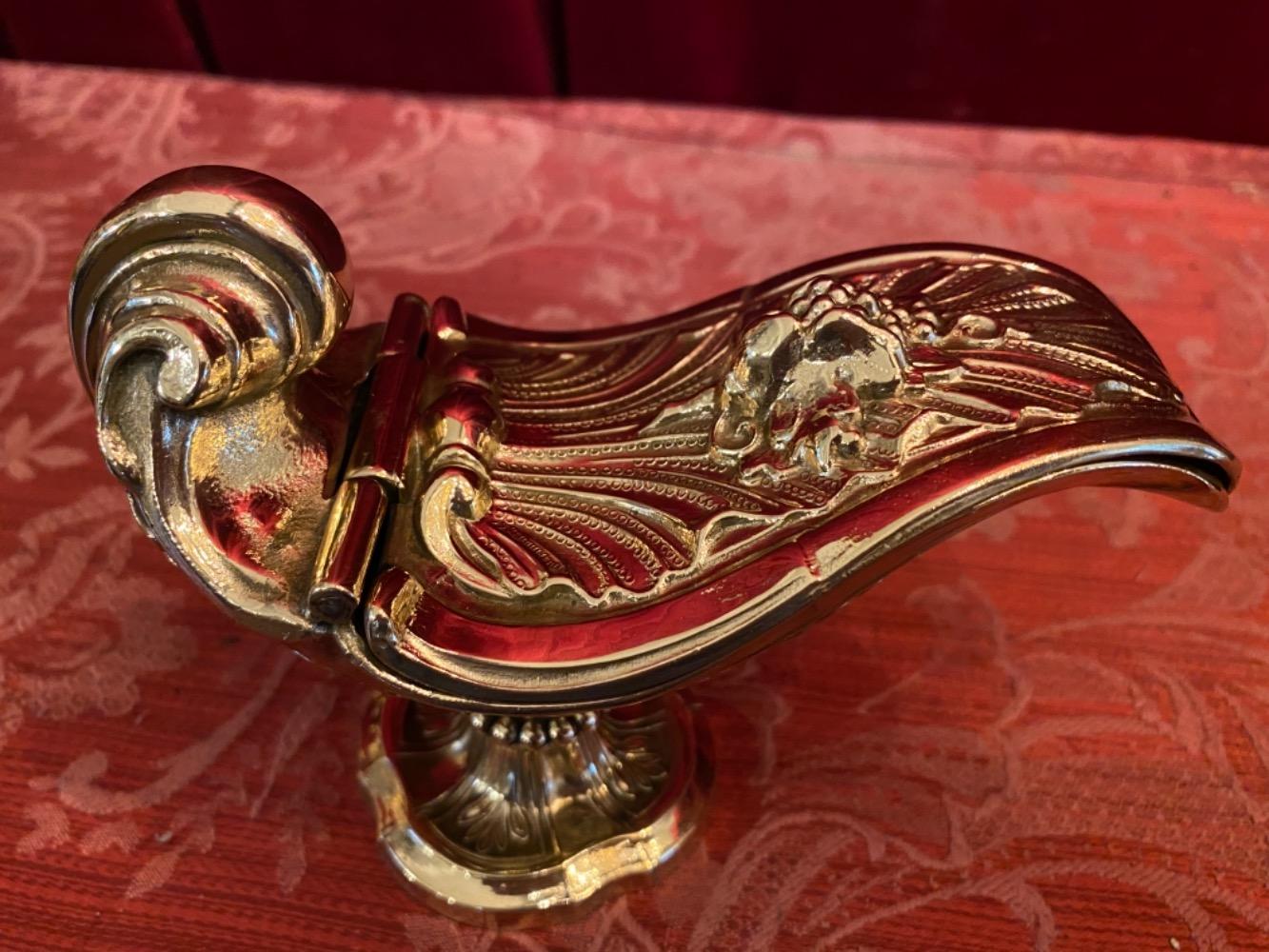 1 BAROQUE-STYLE Boat