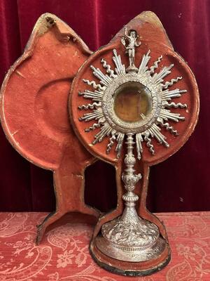 Exceptional Monstrance  Museum Piece, Fully Hand - Made In Solid Silver style Baroque - Style en Full - Silver / Glass / Fully Hand - Made Silver Figure of St. John Baptist, Italy  17 / 18th Century