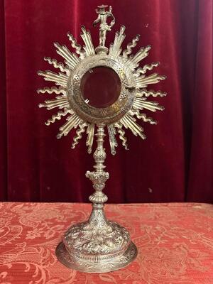 Exceptional Monstrance  Museum Piece, Fully Hand - Made In Solid Silver style Baroque - Style en Full - Silver / Glass / Fully Hand - Made Silver Figure of St. John Baptist, Italy  17 / 18th Century
