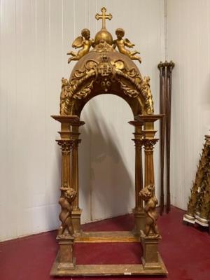 Exposition Chapel style BAROQUE-STYLE en Wood / Gilt, France 18th century