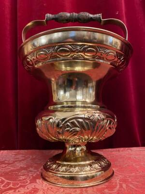 Holy Water Holder style Baroque - Style en Brass / Bronze / Polished and Varnished, Belgium  19 th century ( Anno 1840 )