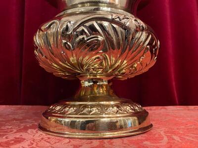 Holy Water Holder style Baroque - Style en Brass / Bronze / Polished and Varnished, Belgium  19 th century ( Anno 1840 )