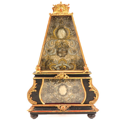 Large Altar - Piece Reliquary - Relics St. Christinae & 12 More Wax Medaillons style Baroque - Style en Wood  / Gilt / Glass / Wax / Hand - Work , Italy 18 th century ( Anno 1765 )