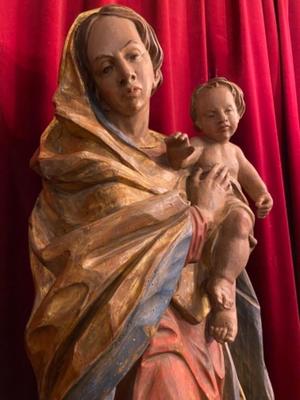 Madonna With Child  style BAROQUE-STYLE  en Hand - Carved Wood Polychrome, Southern Germany 20 th century