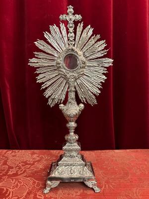 Monstrance With Original Full Silver Lunula style Baroque - Style en Full - Silver  / Polished Varnished / Glass, France 19 th century ( Anno 1845 )