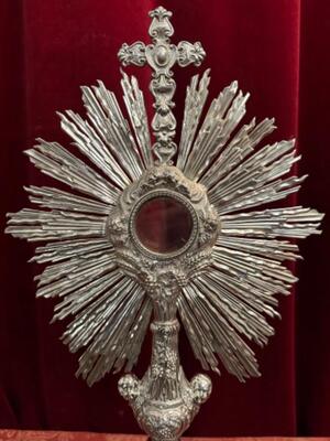 Monstrance With Original Full Silver Lunula style Baroque - Style en Full - Silver  / Polished Varnished / Glass, France 19 th century ( Anno 1845 )