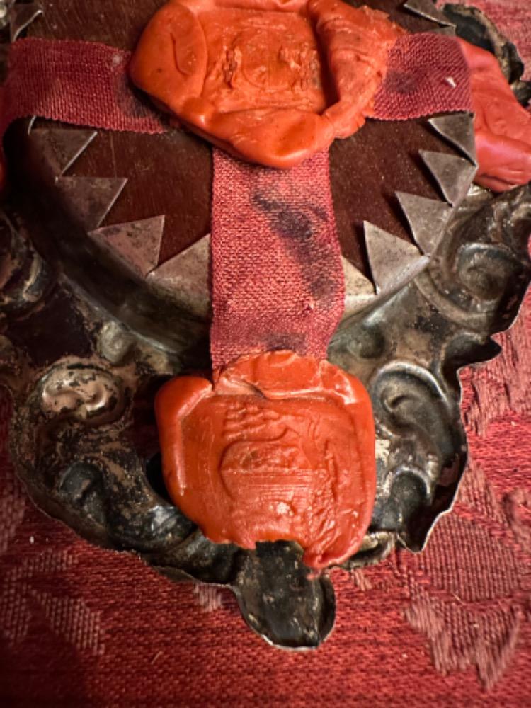 1 Baroque - Style Multi Reliquary St. Tiberius. St. Susanna. St. Pancratius. St. Raymundus. St. Carolus Borr. Emy ? St. Gregorius. St. Ewaldus. St. Dismas