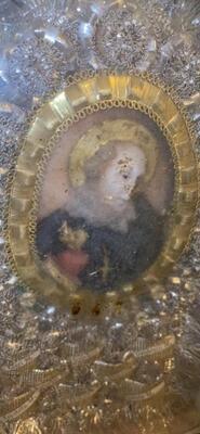 Multi Reliquary Wax Medalion St. Franc Hieronymus. Relics :  St. Timotheus. St. Celestinus. St. Clara. St. Reparata. St. Crescentia. St. Illuminari. St. Gaudentia. style Baroque - Style en Wood / Glass, Italy  18 th century