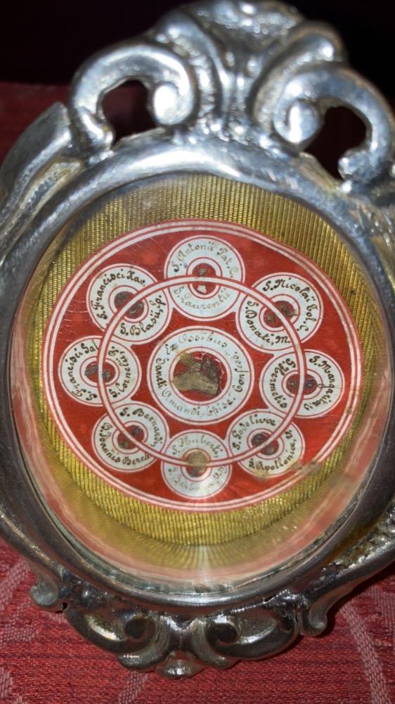 1 BAROQUE-STYLE Reliquary - Relic Ex Ossibus St. Amandus & Multiple Saints 16