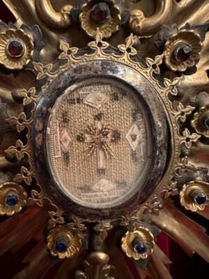 Reliquary - Relic Relics: Ex True Cross / S. Crucis. Ex Purpura Dnjc. Ex Fune Dnjc. Ex Panicolo Dnjc style Baroque - Style en Brass / Glass / Stones, Southern Germany 18 th century ( Anno 1745 )