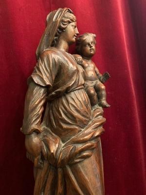 St. Mary & Child  style Baroque Style en Hand Carved Walnut, France 19th century