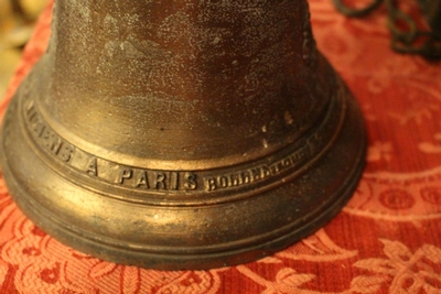 Bronze Bell en Hand forget - iron / Bronze Bell, France 1910