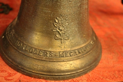 Bronze Bell en Hand forget - iron / Bronze Bell, France 1910