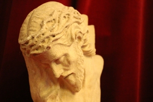 Buste Christ en handcarved sandstone / marble foot, Dutch 19th century