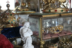 Cabinet With Crowns