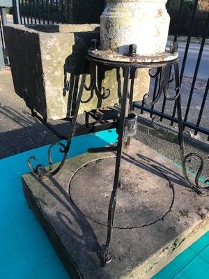 Cast Iron Old Fashioned Water Pump From The Market Square Of A Small Belgian Village en Cast Iron, Belgium 19th century