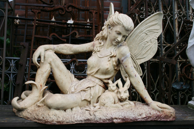 1  Cast Iron Statue : Sitting Fairy