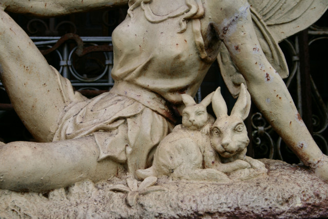 1  Cast Iron Statue : Sitting Fairy