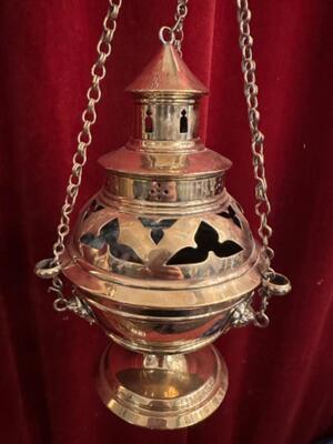 Censer-Stand  Complete With Censer And Boat  en Brass / Bronze / Polished and Varnished, Belgium  19 th century ( Anno 1865 )