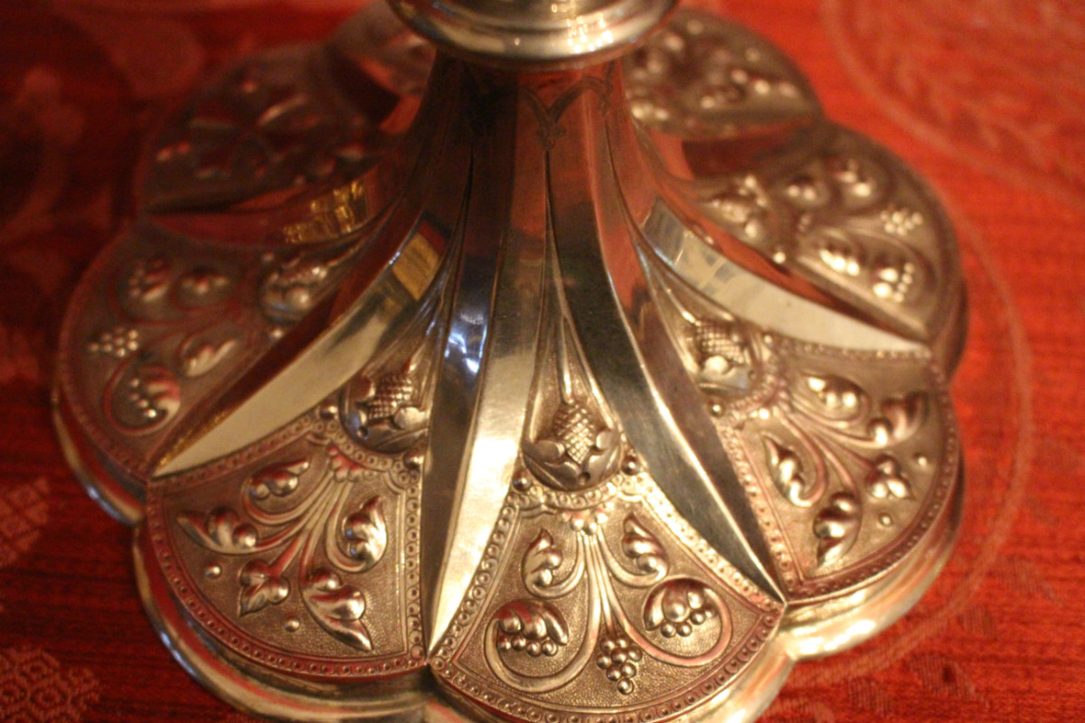 1  Chalice Floral Decoration