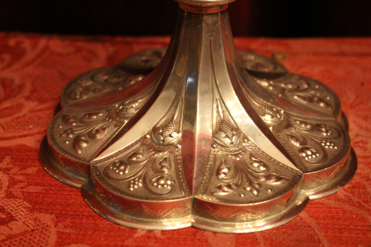 1  Chalice Floral Decoration