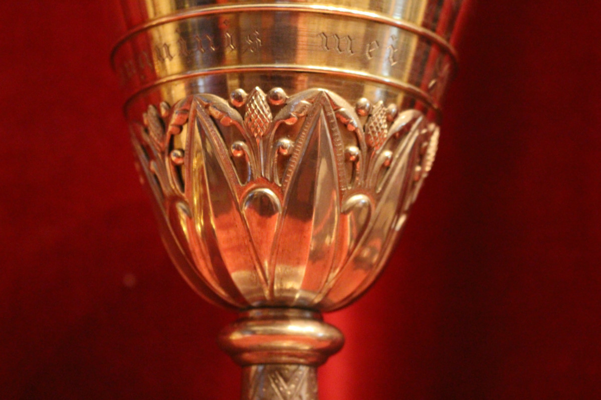 1  Chalice Floral Decoration