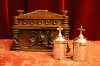 Chrismatoria With Original Box en full silver / Hand - Carved Oak Box, Belgium 19th century