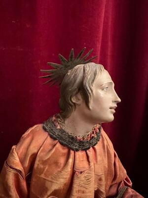 Neapolitan Sculpture St. Mary Under The Cross  style Classical - Style en High Quality Hand - Carving / Wood / Dressed / Fabrics / Glass Eyes, Naples - Italy  19 th century ( Anno 1860 )