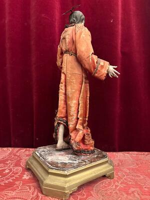 Neapolitan Sculpture St. Mary Under The Cross  style Classical - Style en High Quality Hand - Carving / Wood / Dressed / Fabrics / Glass Eyes, Naples - Italy  19 th century ( Anno 1860 )