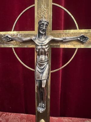 Altar - Cross style Classicistic en Brass -Bronze Parly Hand - Hammered / Wood , Netherlands  20 th century