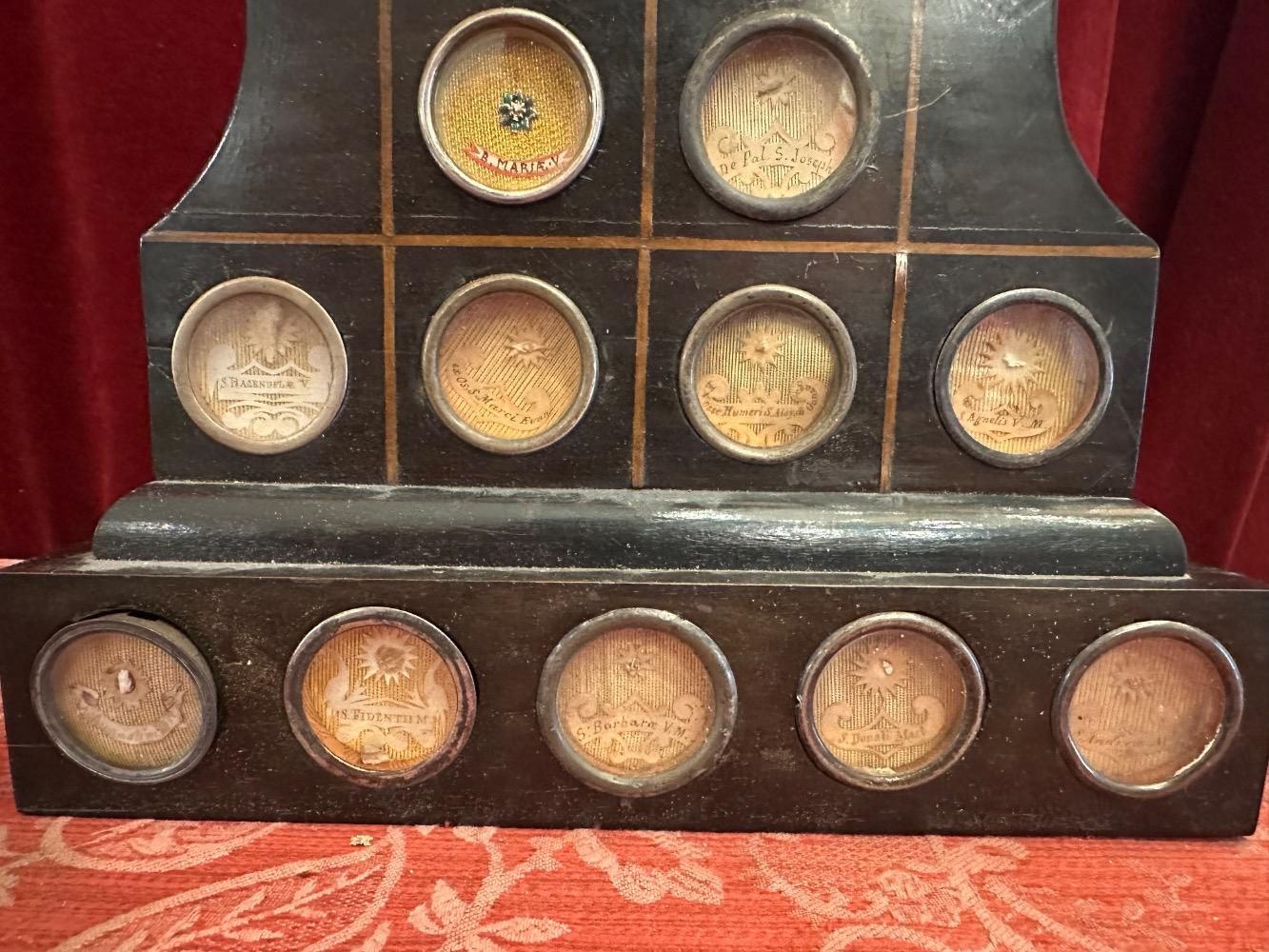 1 Classicistic Calvary - Reliquary