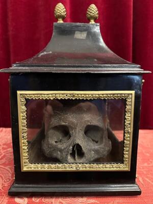 Exceptional Reliquary Relic St. Macra Of Reims V.M. Caput ( Skull ) style Classicistic en Wood / Brass / Bronze / Glass / Originally Sealed, France 18 th century ( Anno 1777 )
