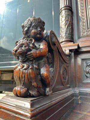 Exceptional Three - Seater Castle Bench. High Quality Hand - Carving. Higher Price Range. style Classicistic en Wood, Germany 19 th century