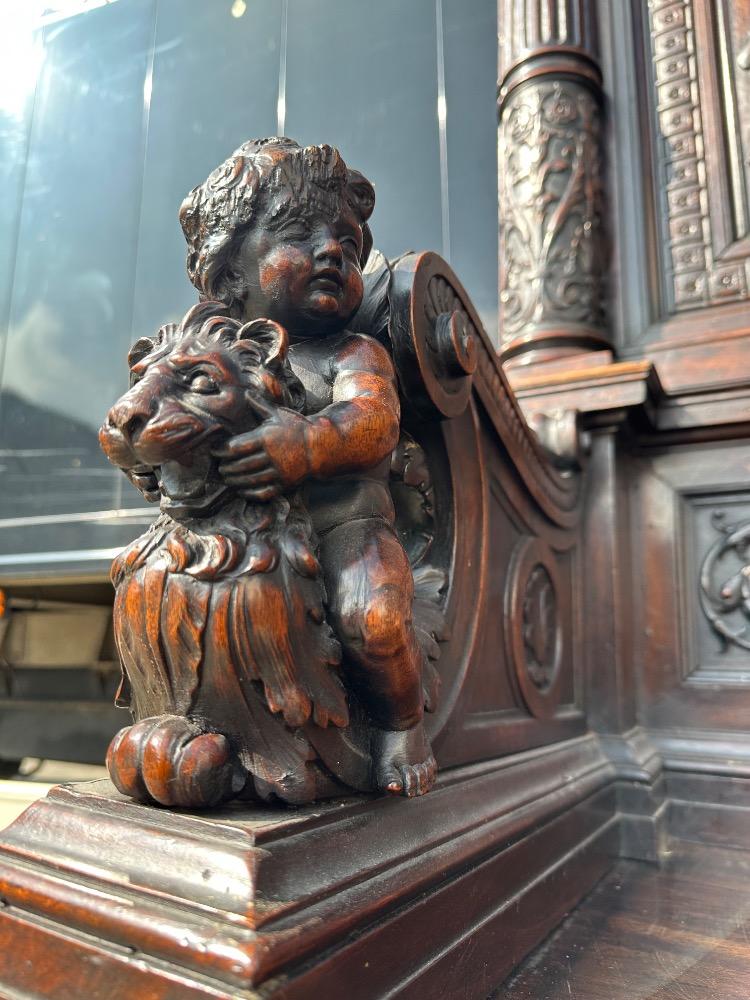 1 Classicistic Exceptional Three - Seater Castle Bench. High Quality Hand - Carving. Higher Price Range.