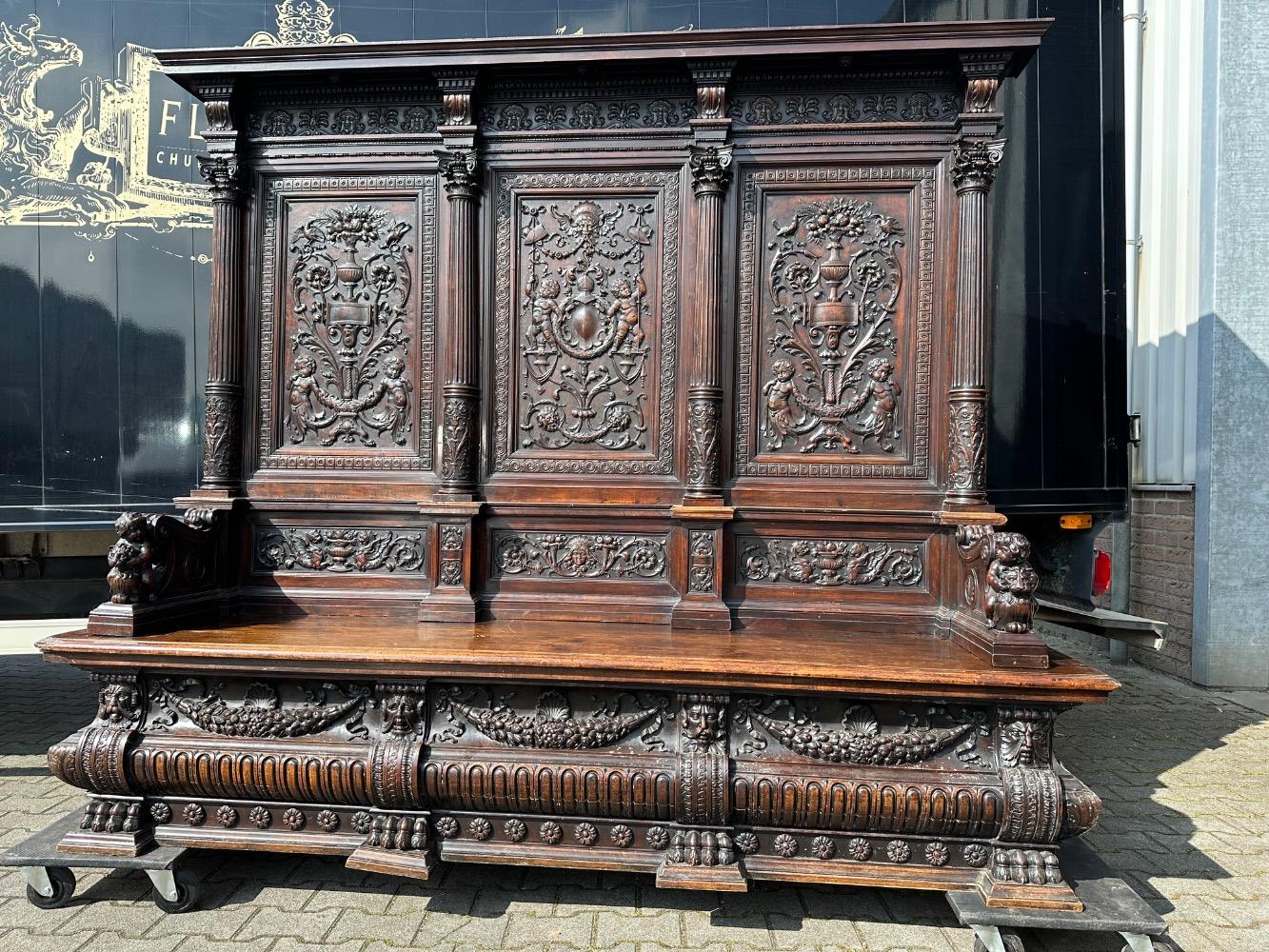 1 Classicistic Exceptional Three - Seater Castle Bench. High Quality Hand - Carving. Higher Price Range.