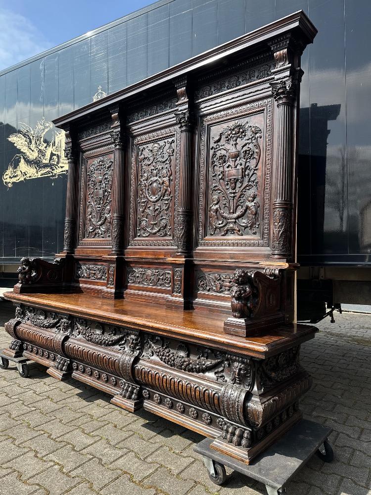 1 Classicistic Exceptional Three - Seater Castle Bench. High Quality Hand - Carving. Higher Price Range.