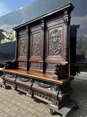 Exceptional Three - Seater Castle Bench. High Quality Hand - Carving. Higher Price Range. style Classicistic en Wood, Germany 19 th century