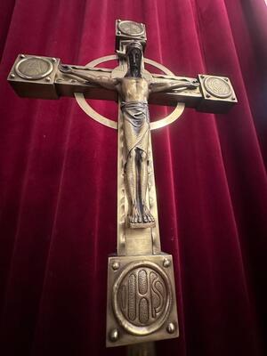 Processional Cross Complete With Pole style Classicistic en Bronze, Netherlands  20 th century ( Anno 1930 )