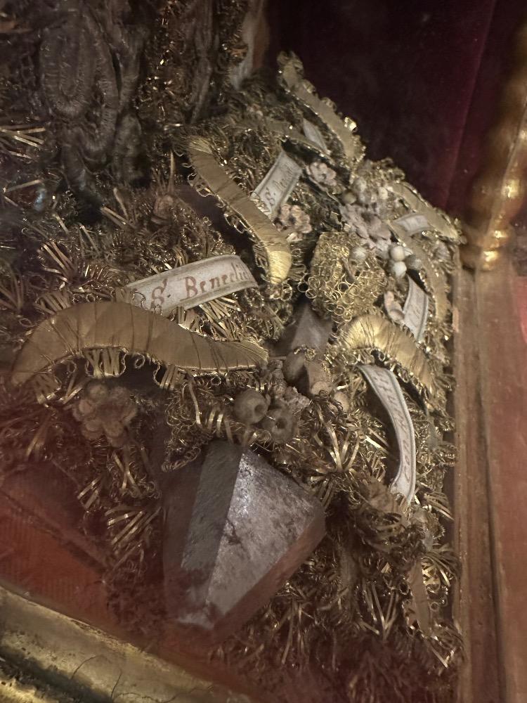 1 Classicistic Reliquary Containing Nail Touched To The True Cross & Ex Ossibus Relics