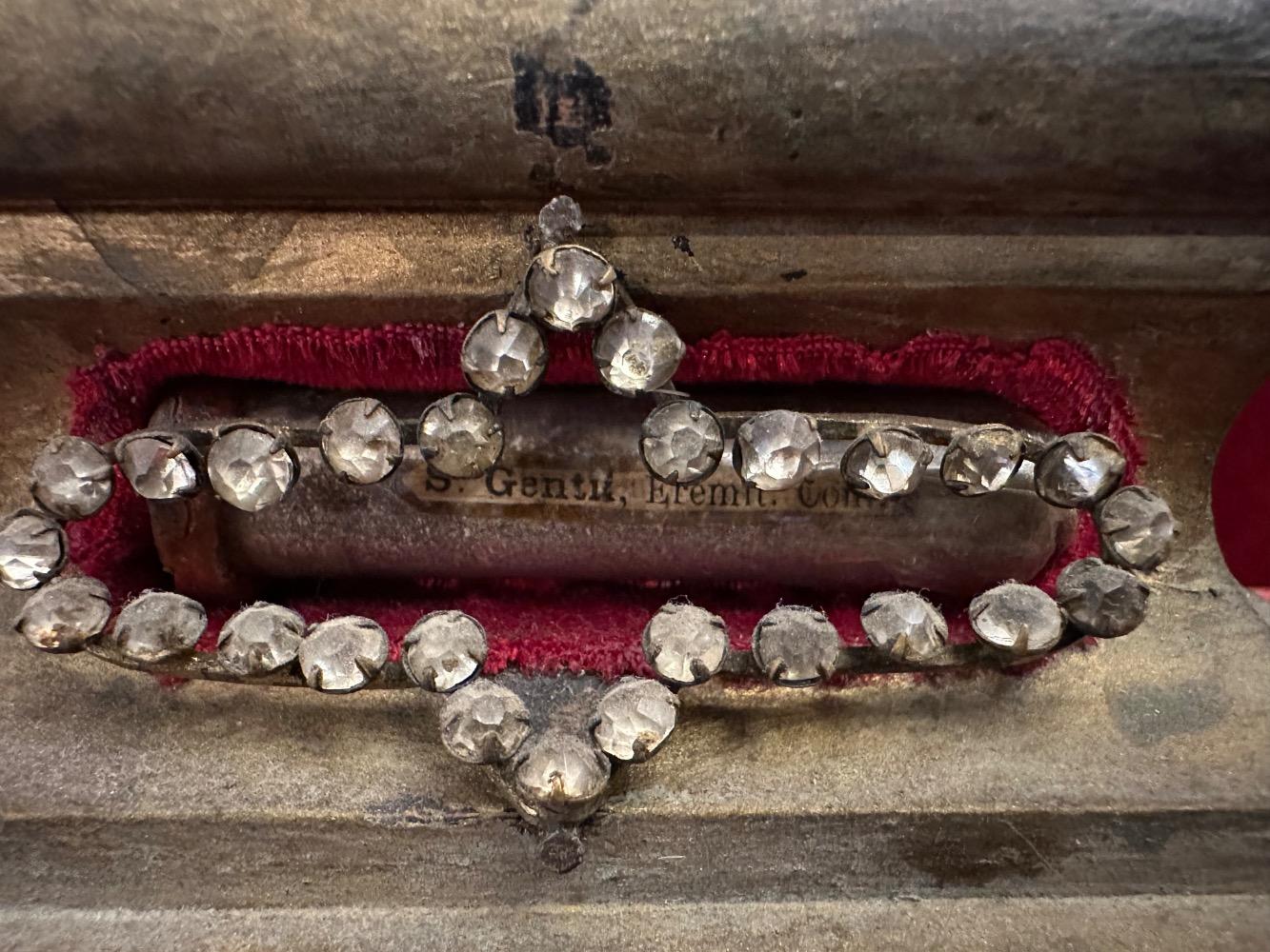 1 Classicistic Reliquary Monstrance Containing Ex Ossibus Relics Of St. Gentius Of Monteux Multiple Relics Added At The Backside.