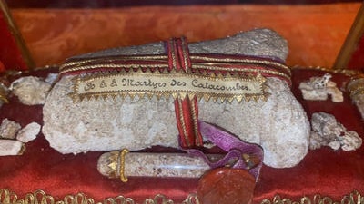 Reliquary - Relic Multiple Ex Ossibus Relics From The Catacombs style Classicistic en Wood / Glass / Originally Sealed, France 19 th century ( Anno 1885 )