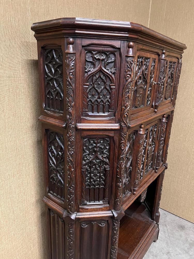 1  Credens Cabinet