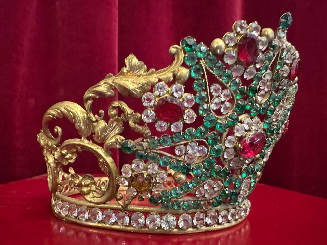 1  Crown