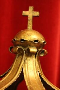 Crown en Brass, Dutch 20th century