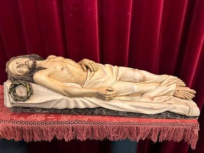 1  Dead Christ Statue