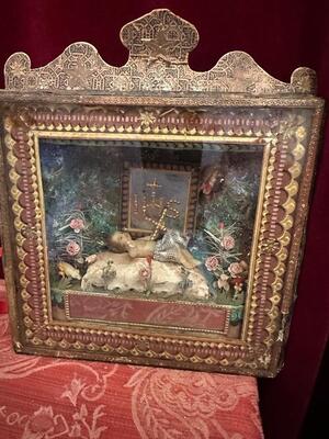 Devotion Shrine Child Jesus In Wax Monastery - Work  en Fully Handmade / Glass / Brocade, Southern Germany 19 th century ( Anno 1845 )