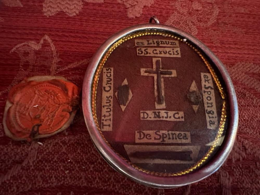 1  Double - Sided Multi Reliquary