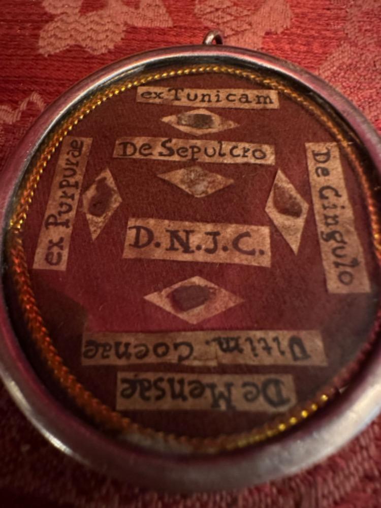 1  Double - Sided Multi Reliquary